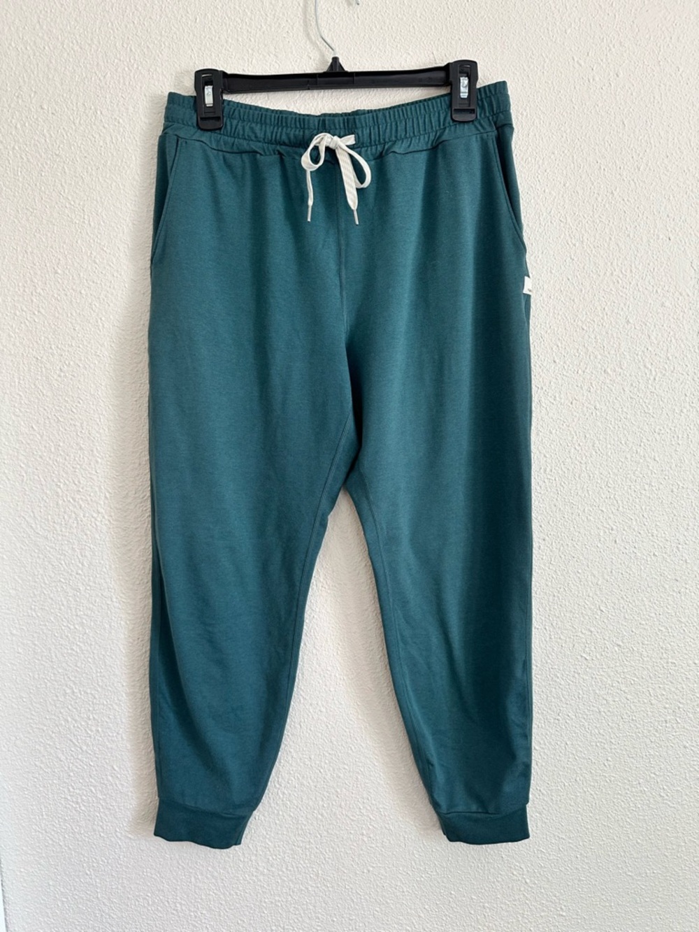 Vuori Teal Cropped Drawstring Jogger Pants